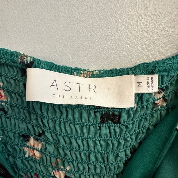 Astr The Label Floral Fitted Camisole NWOT - Picture 3 of 3